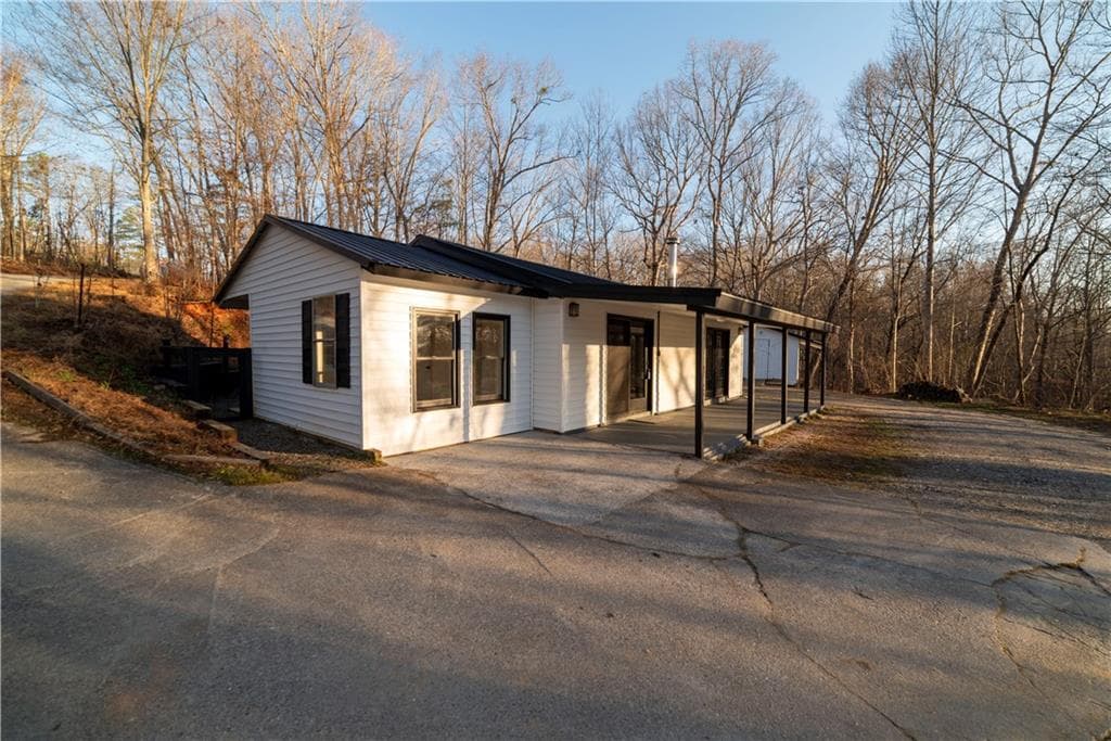 3 bedroom, 1 bathroom single family residence sold at 7845 Belton Bridge Road, Lula, GA 30554