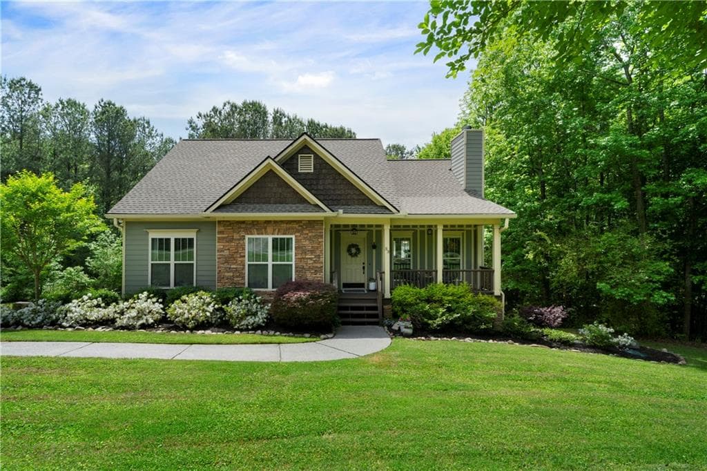 3 bedroom, 2 bathroom single family residence sold at 33 Kay Road, White, GA 30184