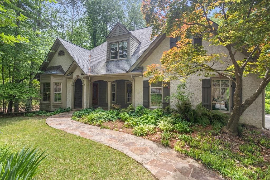 5 bedroom, 5 bathroom single family residence sold at 4109 Brookview Drive, Atlanta, GA 30339