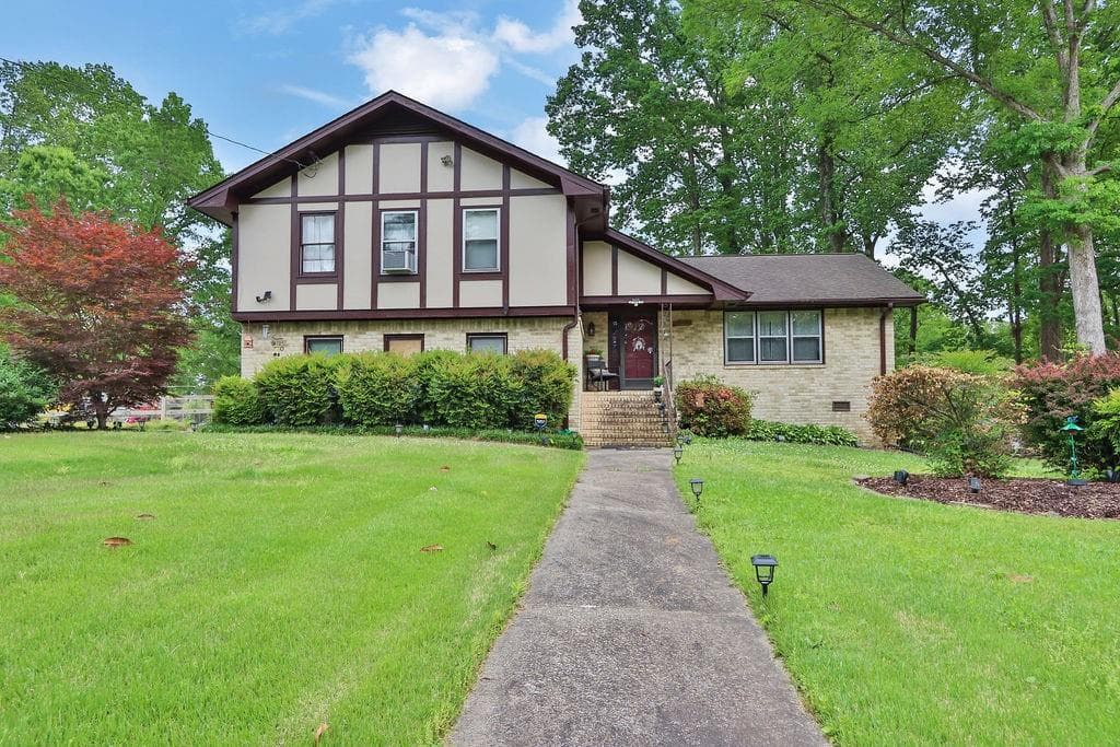 3 bedroom, 3 bathroom, 2,388 sq ft single family residence sold at 2272 Plantation Court, Lawrenceville, GA 30044