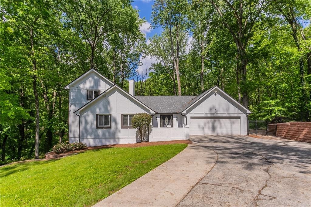 3 bedroom, 4 bathroom, 4,164 sq ft single family residence sold at 375 Buckingham Drive, Marietta, GA 30066