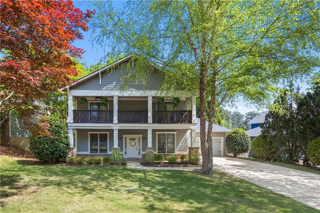 3 bedroom, 3 bathroom single family residence sold at 2742 Oak Village Trail, Decatur, GA 30032