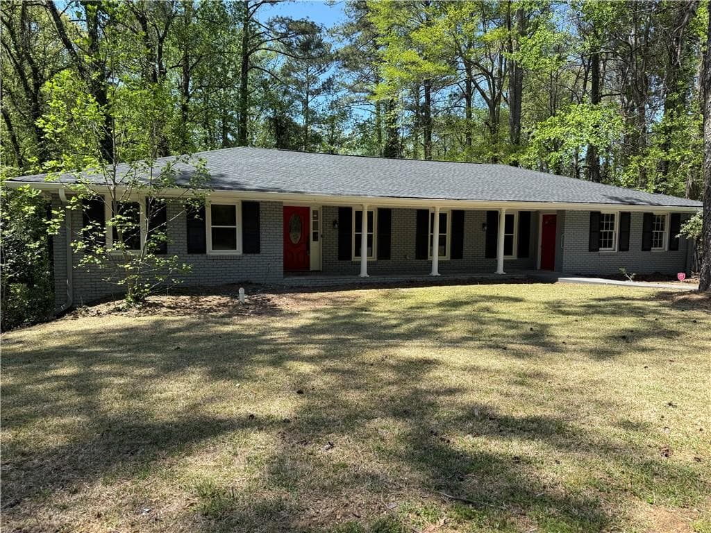6 bedroom, 3 bathroom, 2,837 sq ft single family residence sold at 2899 Tejas Trail, Atlanta, GA 30331