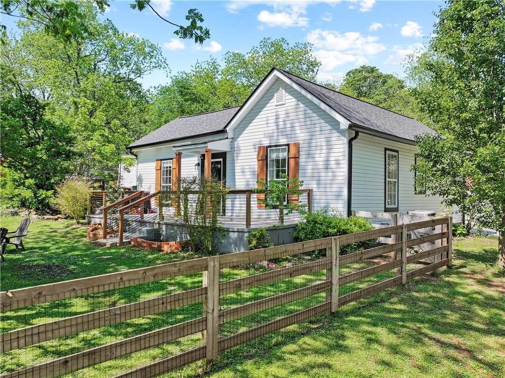 3 bedroom, 2 bathroom single family residence sold at 6261 Grove Street, Lula, GA 30554
