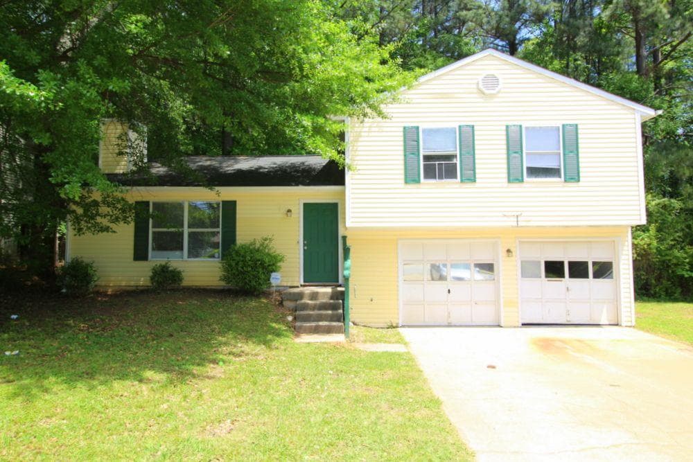 3 bedroom, 3 bathroom, 1,248 sq ft single family residence sold at 2238 SCARBROUGH Drive, Stone Mountain, GA 30088