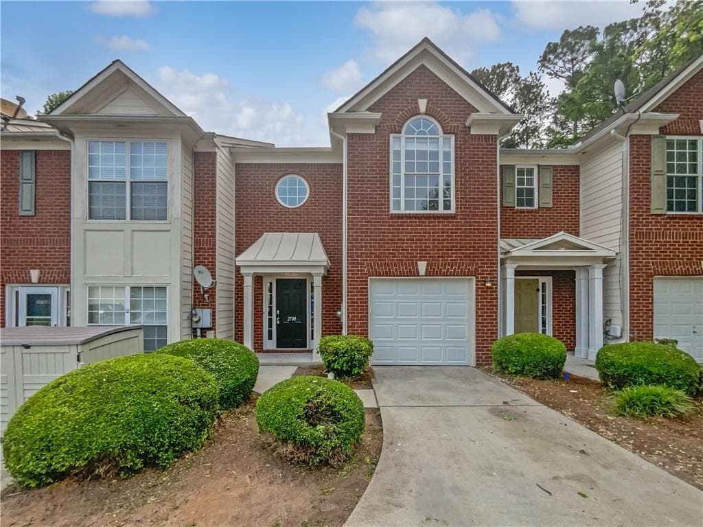 2 bedroom, 3 bathroom townhouse sold at 2708 Parkway Trail, Lithonia, GA 30058