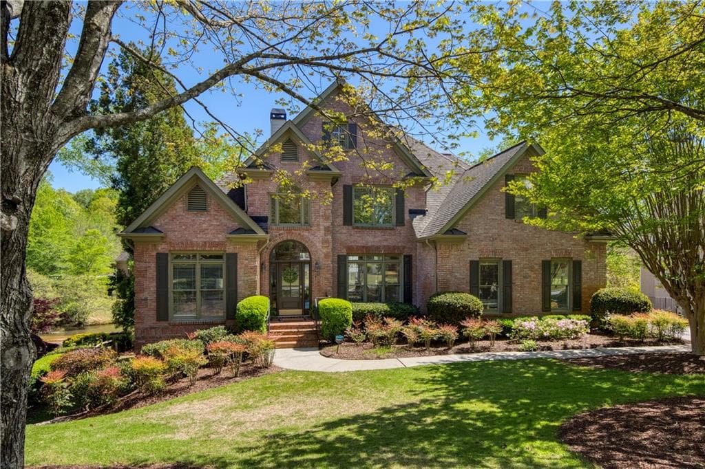 6 bedroom, 5 bathroom single family residence sold at 6185 Deerwoods Trail, Alpharetta, GA 30005