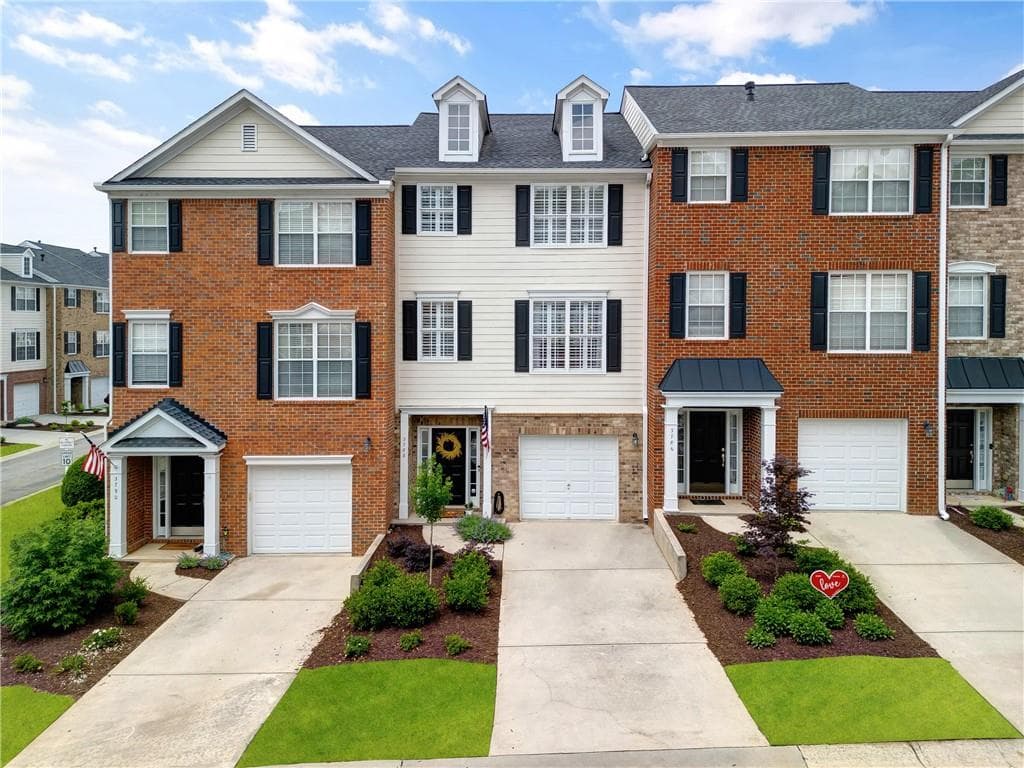 3 bedroom, 4 bathroom townhouse sold at 3788 Chattahoochee Summit Drive 22, Atlanta, GA 30339