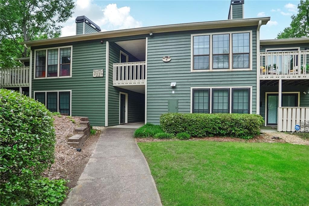 1 bedroom, 1 bathroom, 1,010 sq ft condominium sold at 2638 Vinings Central Drive 4, Atlanta, GA 30339