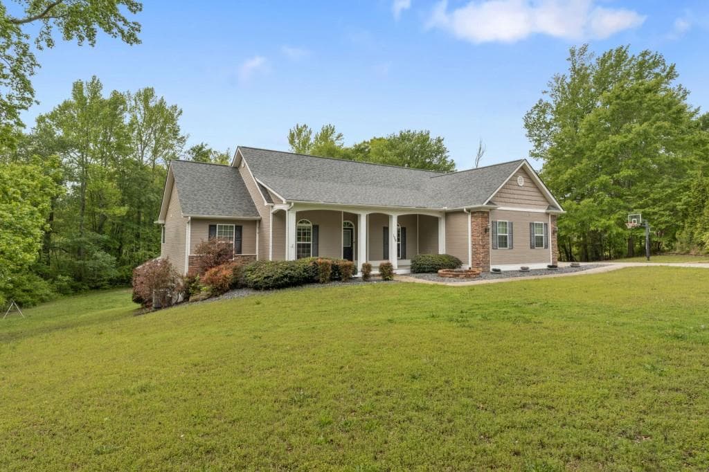 4 bedroom, 3 bathroom, 3,867 sq ft single family residence sold at 109 J O Simmons Path, Douglasville, GA 30134
