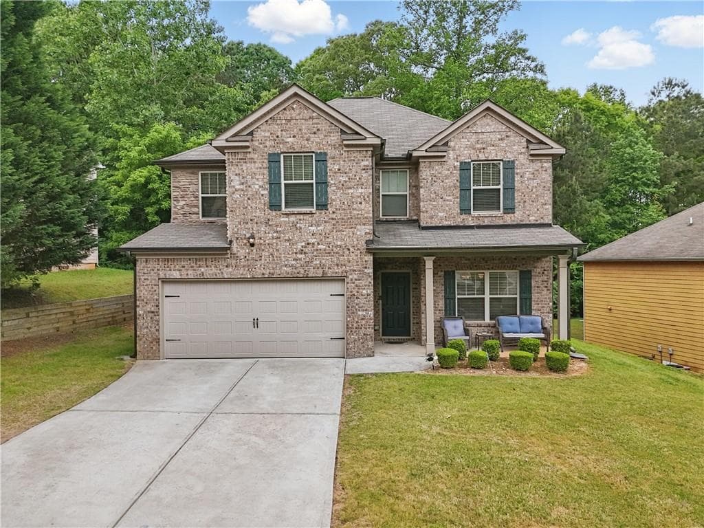4 bedroom, 3 bathroom, 2,398 sq ft single family residence sold at 11028 Southwood Drive, Hampton, GA 30228