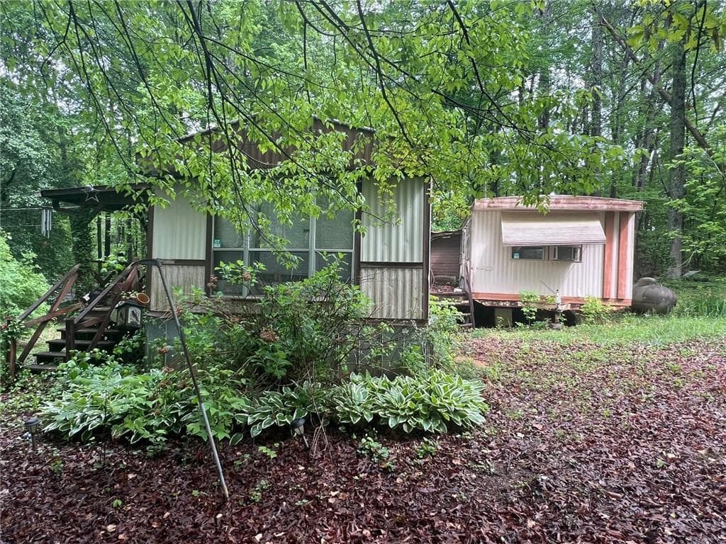 2 bedroom, 1 bathroom, 784 sq ft single family residence sold at 99 Davis Drive, Jasper, GA 30143