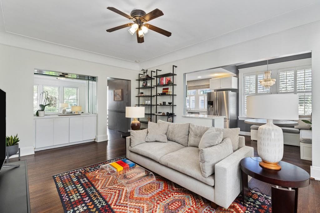 1 bedroom, 1 bathroom condominium sold at 301 10th Street 12, Atlanta, GA 30309