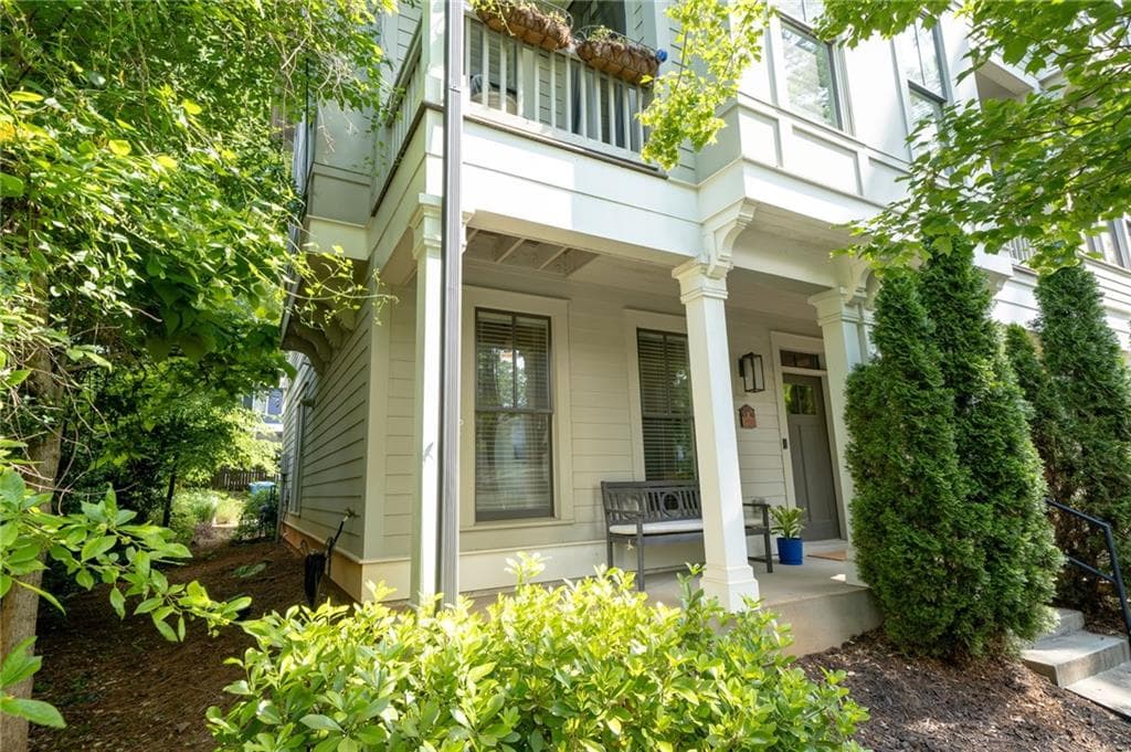 3 bedroom, 4 bathroom, 2,022 sq ft townhouse sold at 986 Mauldin Street, Atlanta, GA 30316