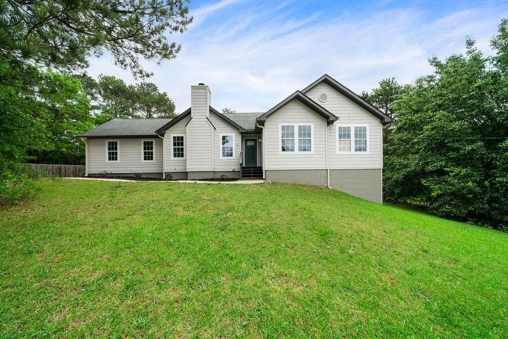 61 Brenda Court, Newnan, GA 30265 — most recent listing photo