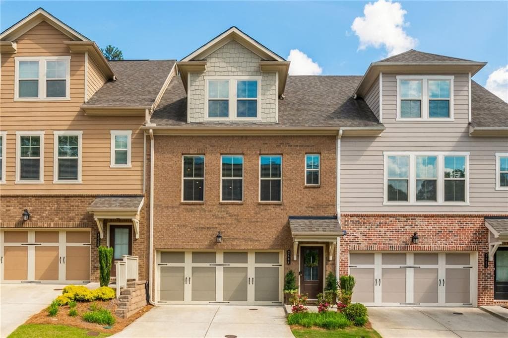 3 bedroom, 4 bathroom townhouse sold at 2444 Coosa Valley, Atlanta, GA 30339