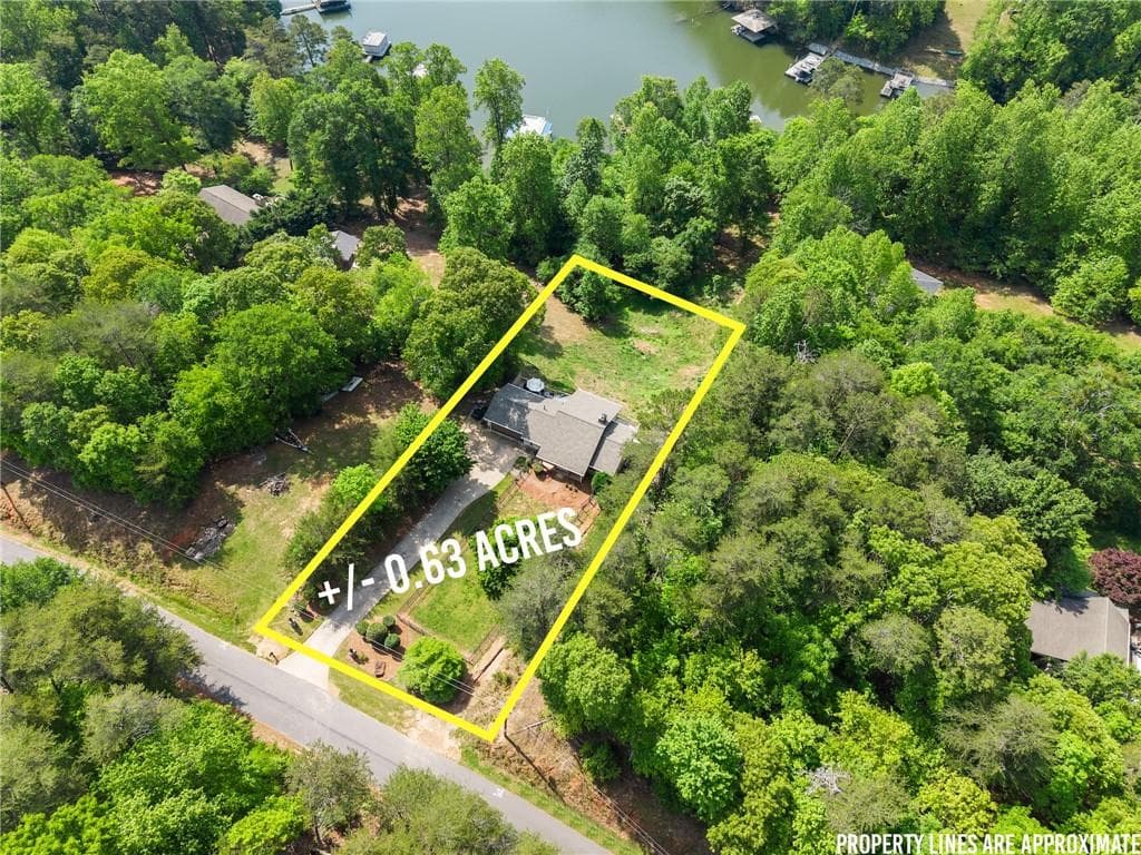 3 bedroom, 3 bathroom, 2,312 sq ft single family residence sold at 3456 Botany Woods Road, Gainesville, GA 30506