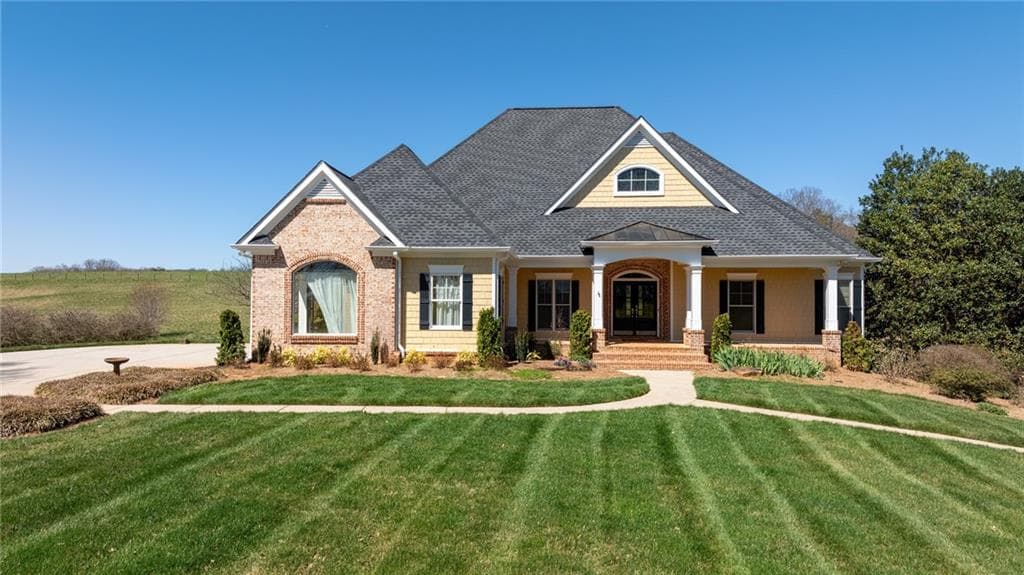3 bedroom, 3 bathroom single family residence sold at 8691 FORRESTER ROAD, Lula, GA 30554