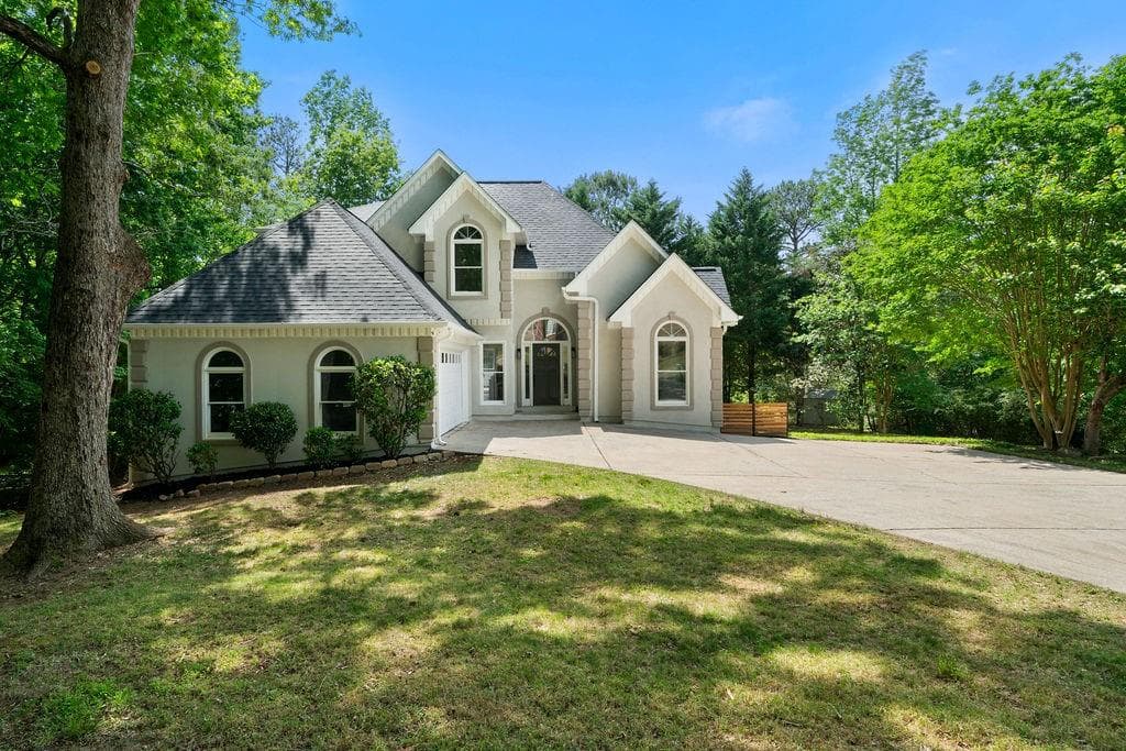 5 bedroom, 4 bathroom single family residence sold at 2701 Gentry Drive, Douglasville, GA 30135