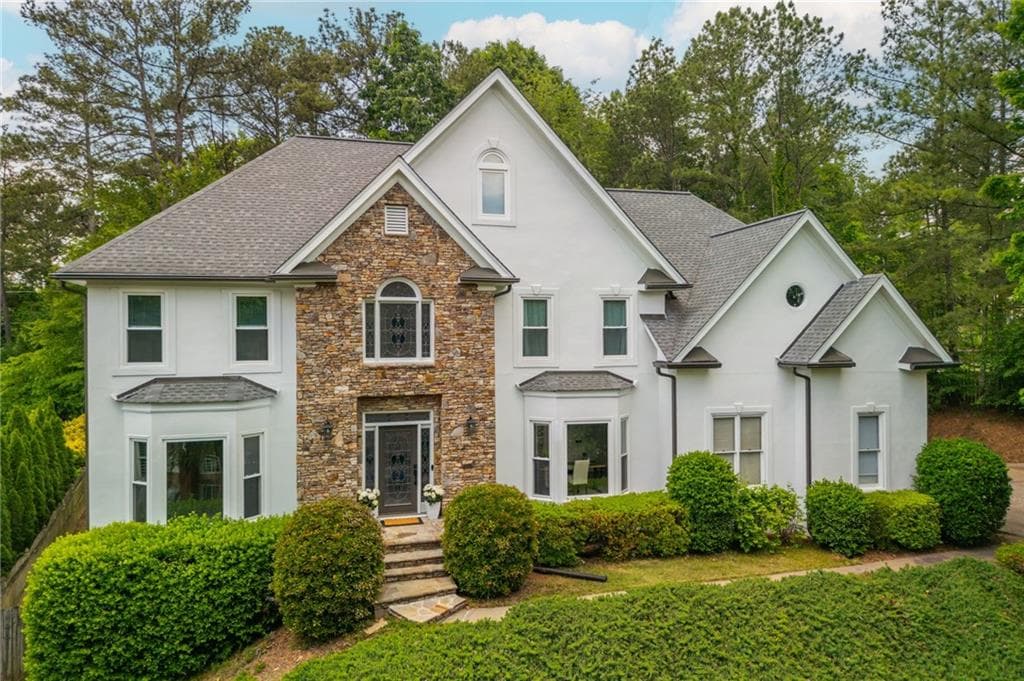5 bedroom, 4 bathroom single family residence sold at 725 Eider Down Court, Alpharetta, GA 30022