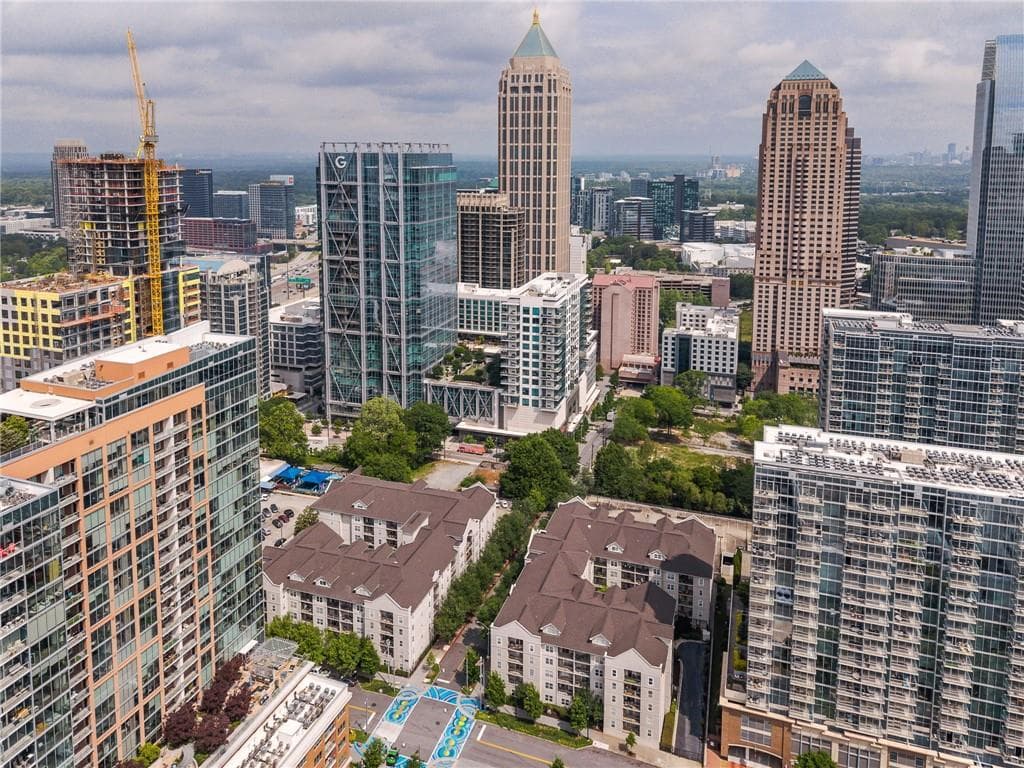 1 bedroom, 1 bathroom condominium sold at 1075 Peachtree Walk A204, Atlanta, GA 30309