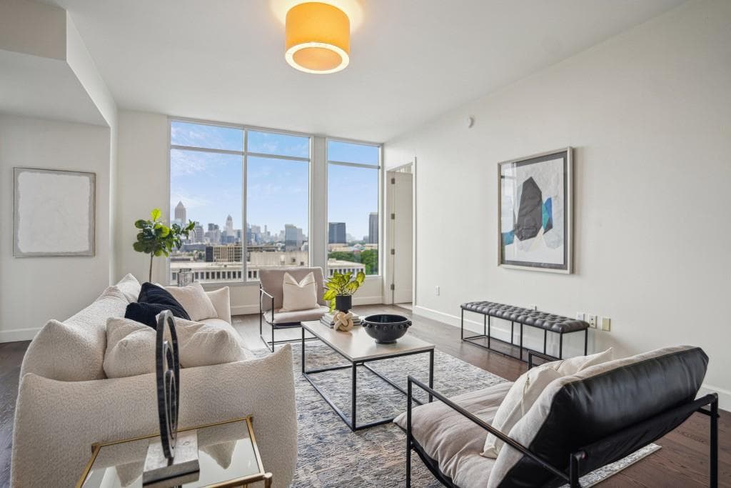 3 bedroom, 3 bathroom condominium sold at 1820 Peachtree Street 1110, Atlanta, GA 30309
