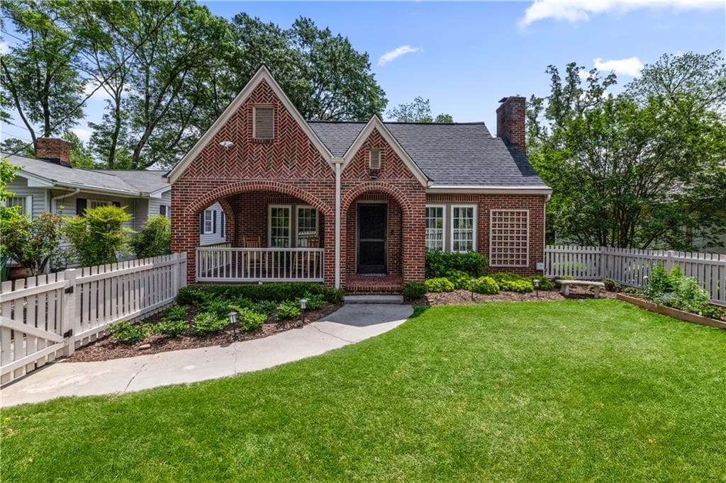 3 bedroom, 3 bathroom single family residence sold at 97 Peachtree Hills Avenue, Atlanta, GA 30305