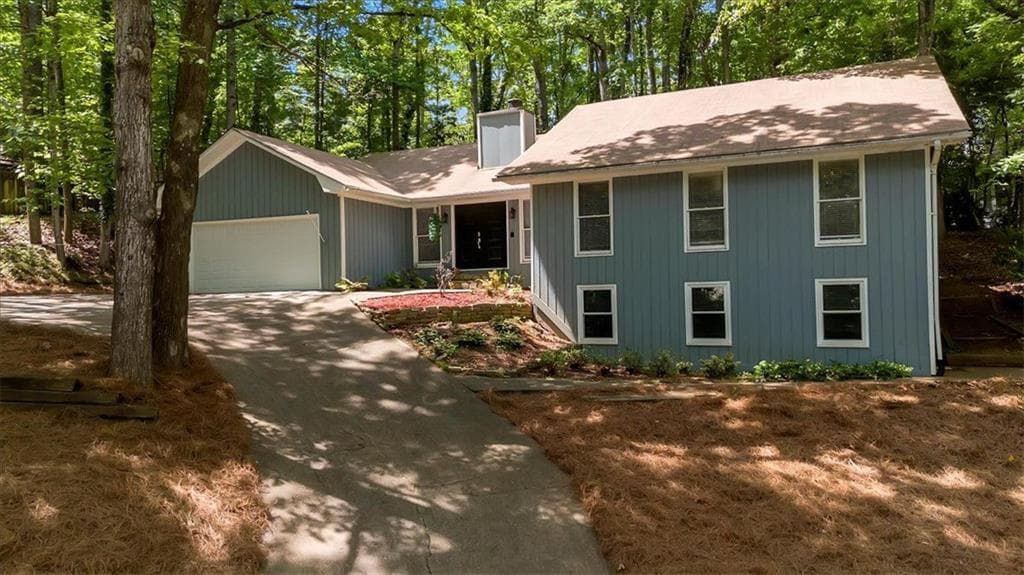5 bedroom, 3 bathroom single family residence sold at 115 Lake Pines Court, Roswell, GA 30076