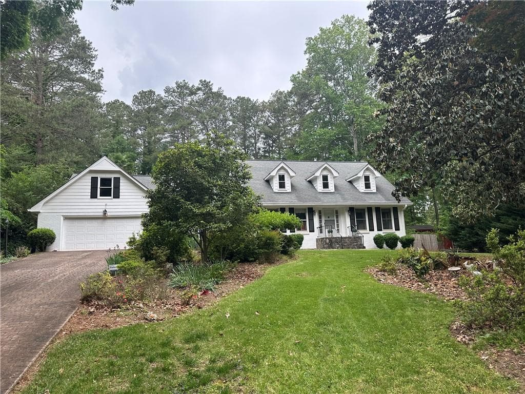 5 bedroom, 4 bathroom single family residence sold at 3 Perthshire Drive, Peachtree City, GA 30269