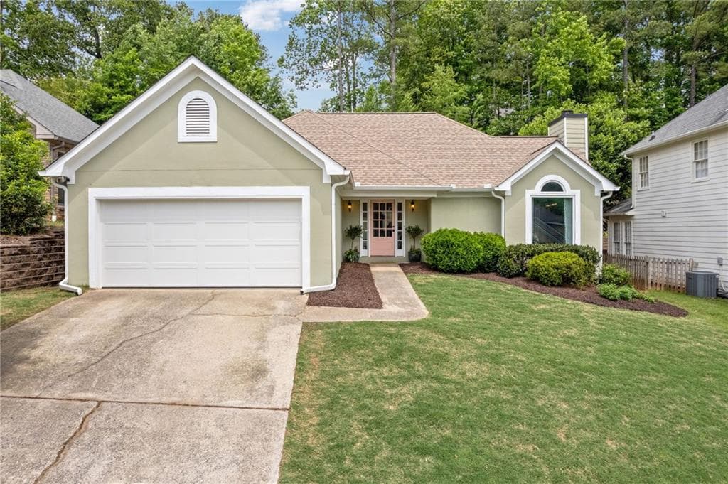 3 bedroom, 2 bathroom single family residence sold at 1970 Glen Eves Drive, Roswell, GA 30076