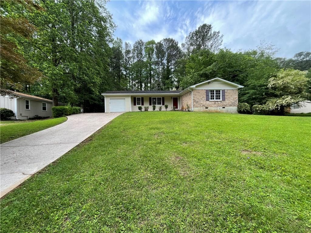3 bedroom, 2 bathroom single family residence sold at 371 Landers Drive, Mableton, GA 30126
