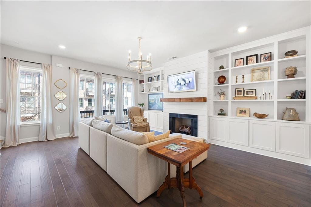 4 bedroom, 4 bathroom townhouse sold at 217 Napa Drive, Woodstock, GA 30188