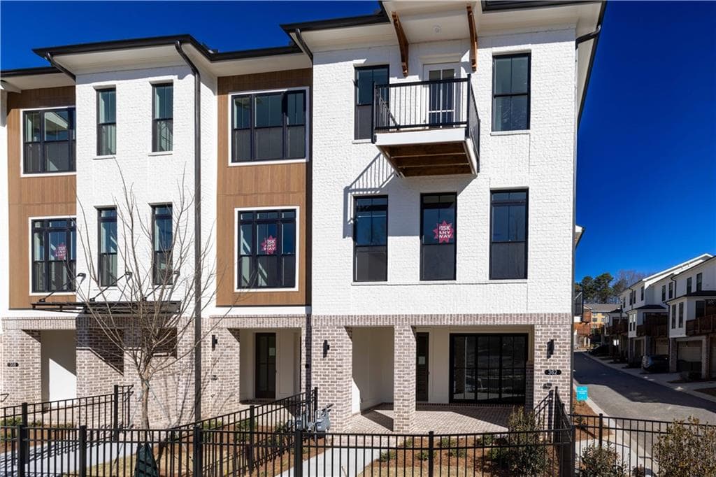 3 bedroom, 3 bathroom, 2,167 sq ft townhouse sold at 332 Olmstead Way 38, Alpharetta, GA 30022