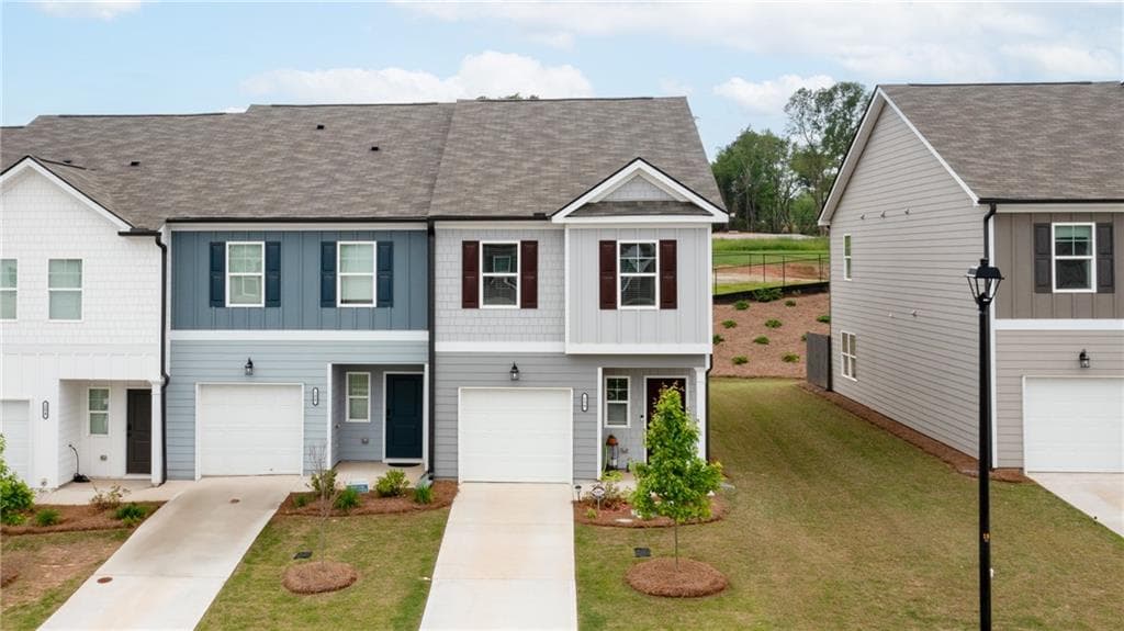 3 bedroom, 3 bathroom townhouse sold at 194 Regent Park, Hoschton, GA 30548