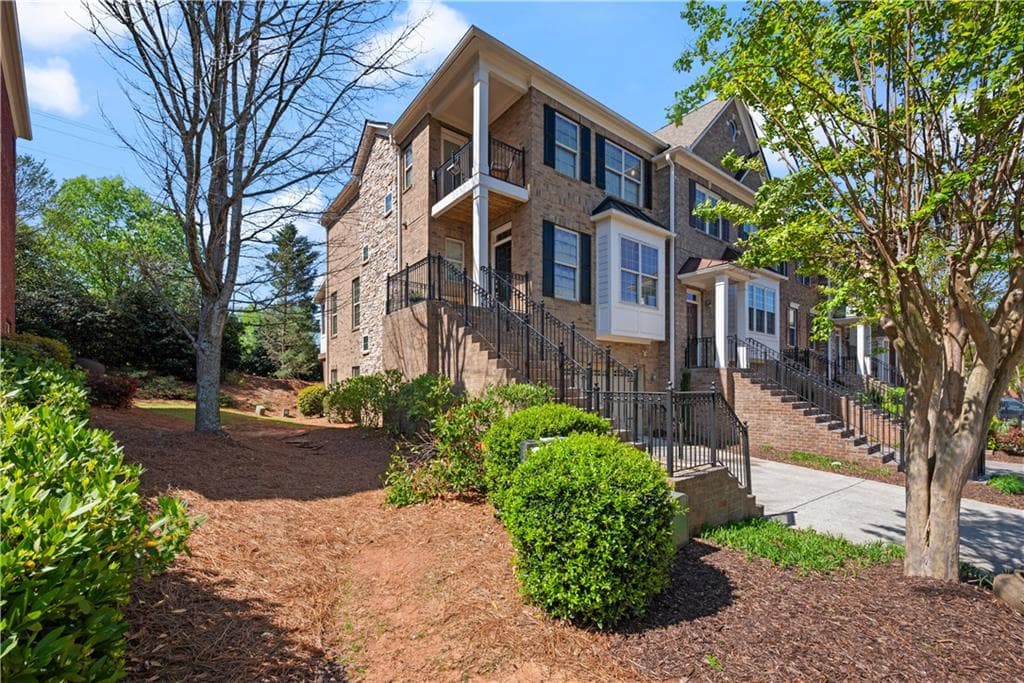 1016 MANCHESTER Way 43, Roswell, GA 30075 — most recent listing photo