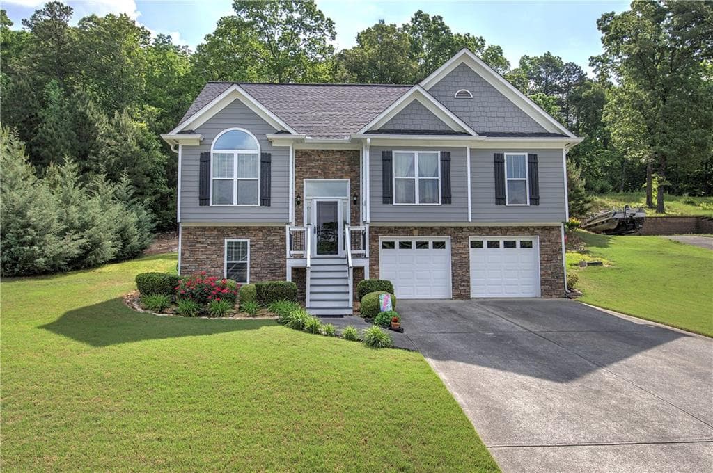 3 bedroom, 3 bathroom single family residence sold at 20 Spruce Street, White, GA 30184