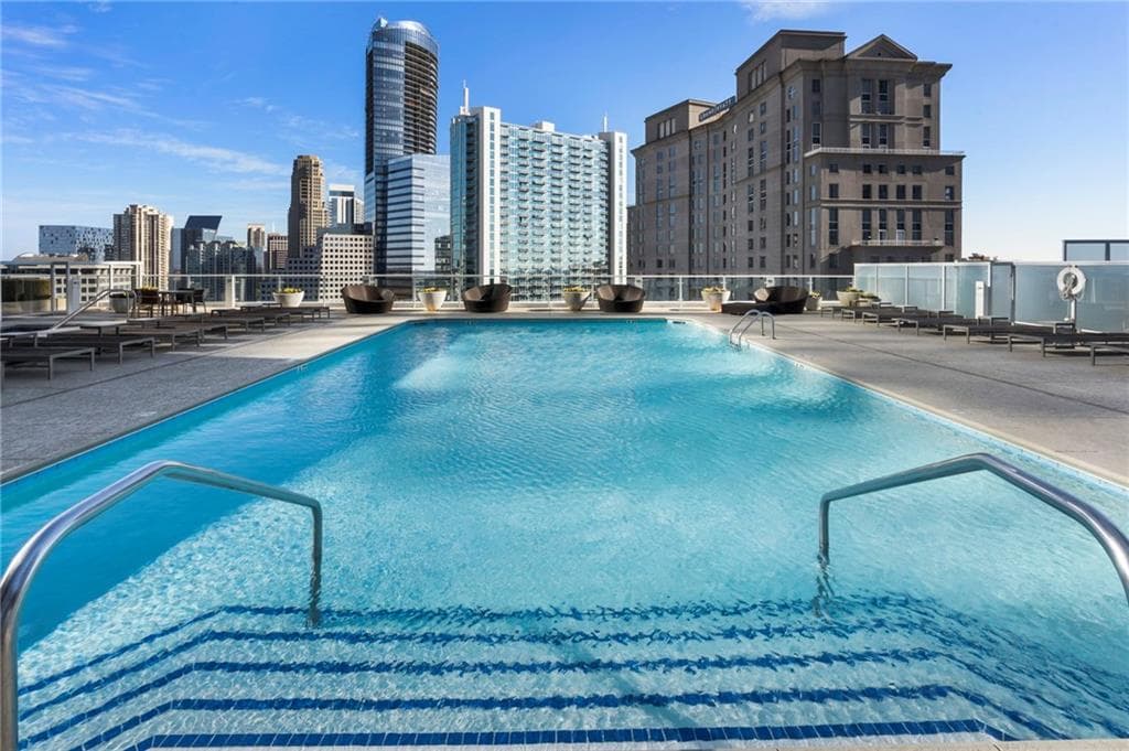3 bedroom, 4 bathroom, 2,800 sq ft condominium sold at 3325 Piedmont Road 3005, Atlanta, GA 30305