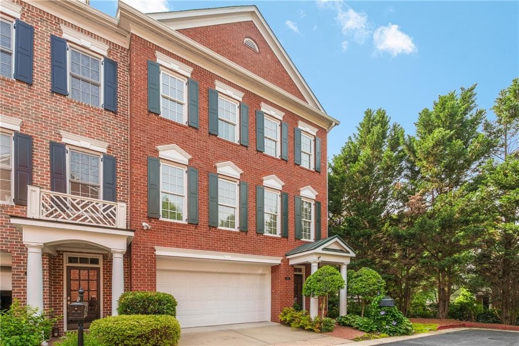 4 bedroom, 4 bathroom, 3,069 sq ft townhouse sold at 2314 English Ivy Court, Atlanta, GA 30339