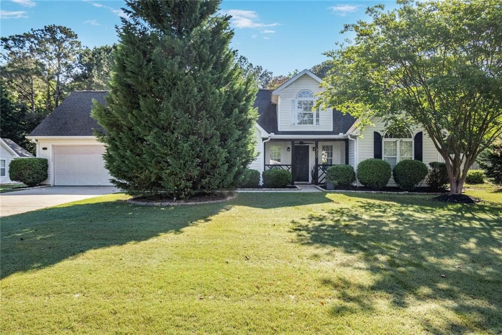 3 bedroom, 2 bathroom single family residence sold at 320 Windermere Drive, Loganville, GA 30052
