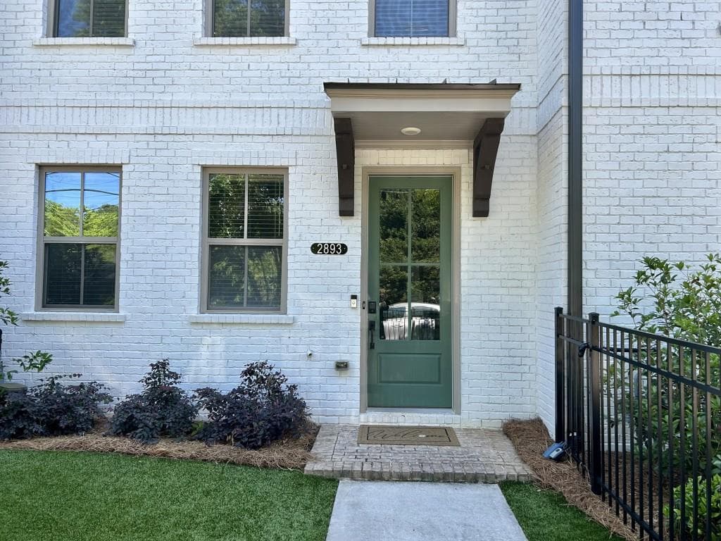 3 bedroom, 4 bathroom townhouse sold at 2893 Elmwood Drive, Smyrna, GA 30080
