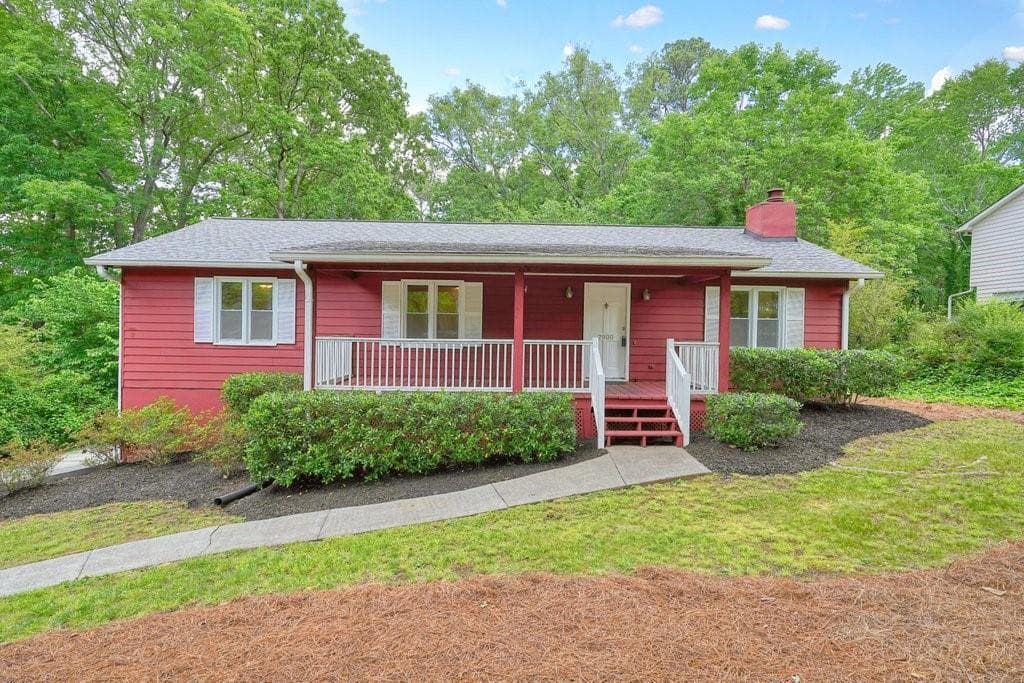 3 bedroom, 2 bathroom single family residence sold at 2900 Country Court, Kennesaw, GA 30152