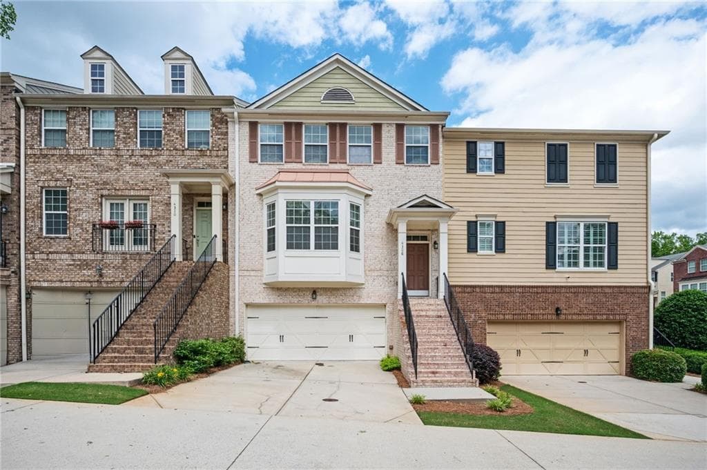 3 bedroom, 4 bathroom, 2,678 sq ft townhouse sold at 4306 Laurel Creek Court, Smyrna, GA 30080