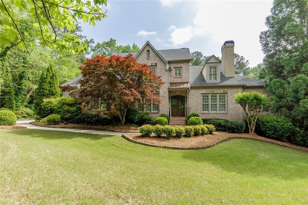 6 bedroom, 6 bathroom single family residence sold at 1575 Spalding Drive, Sandy Springs, GA 30350