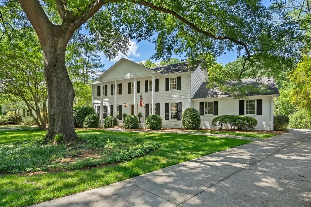 4 bedroom, 3 bathroom, 2,862 sq ft single family residence sold at 2580 Hyde Manor Drive, Atlanta, GA 30327