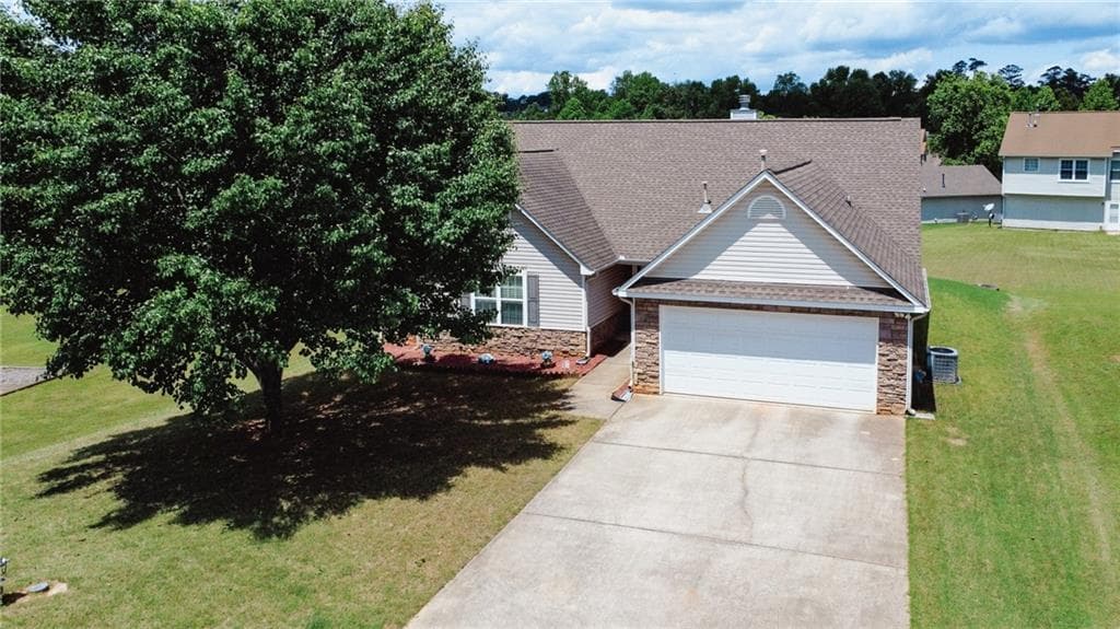 4 bedroom, 2 bathroom single family residence sold at 1332 Kent Manor, Stockbridge, GA 30281