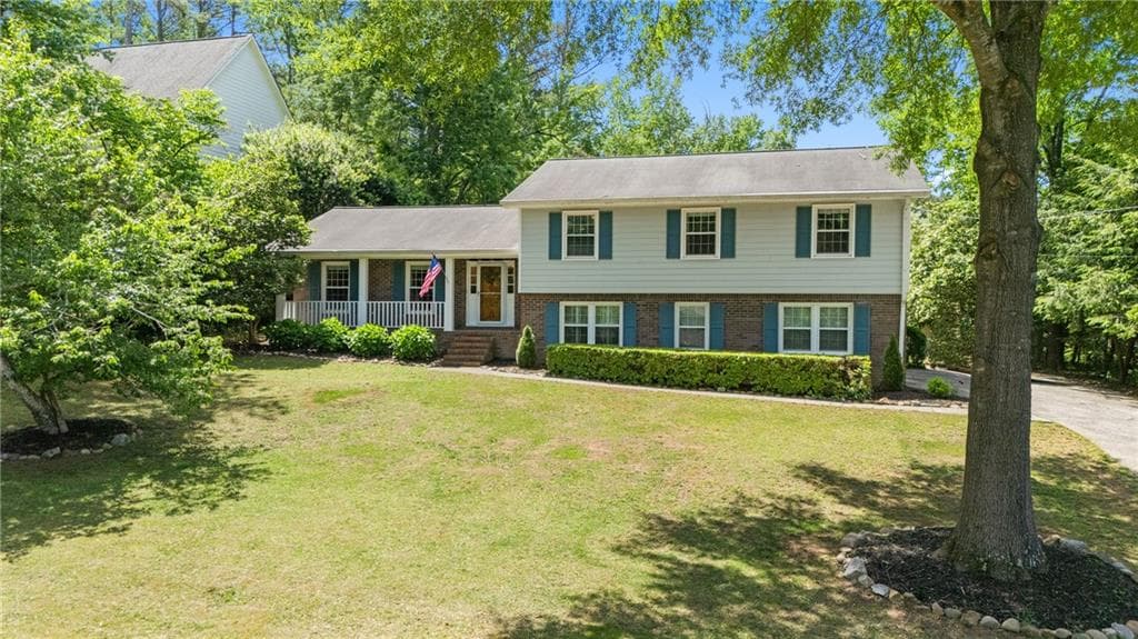 4 bedroom, 3 bathroom, 2,552 sq ft single family residence sold at 4842 Mcpherson Drive, Roswell, GA 30075