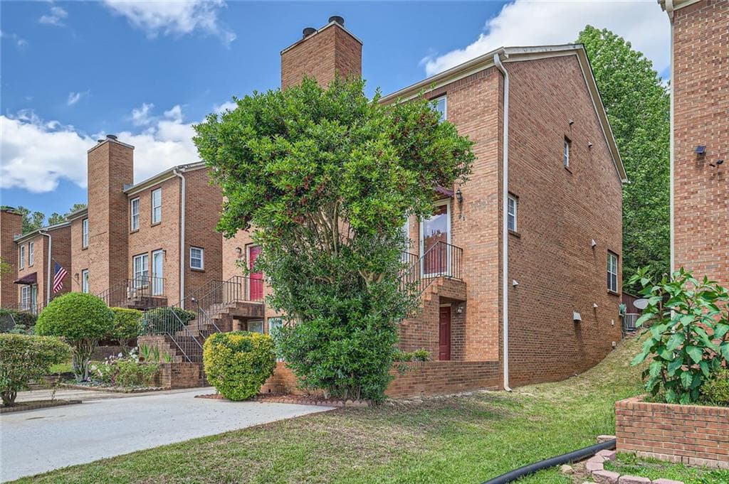 3 bedroom, 4 bathroom townhouse sold at 91 Davis Mill Court, Lawrenceville, GA 30044