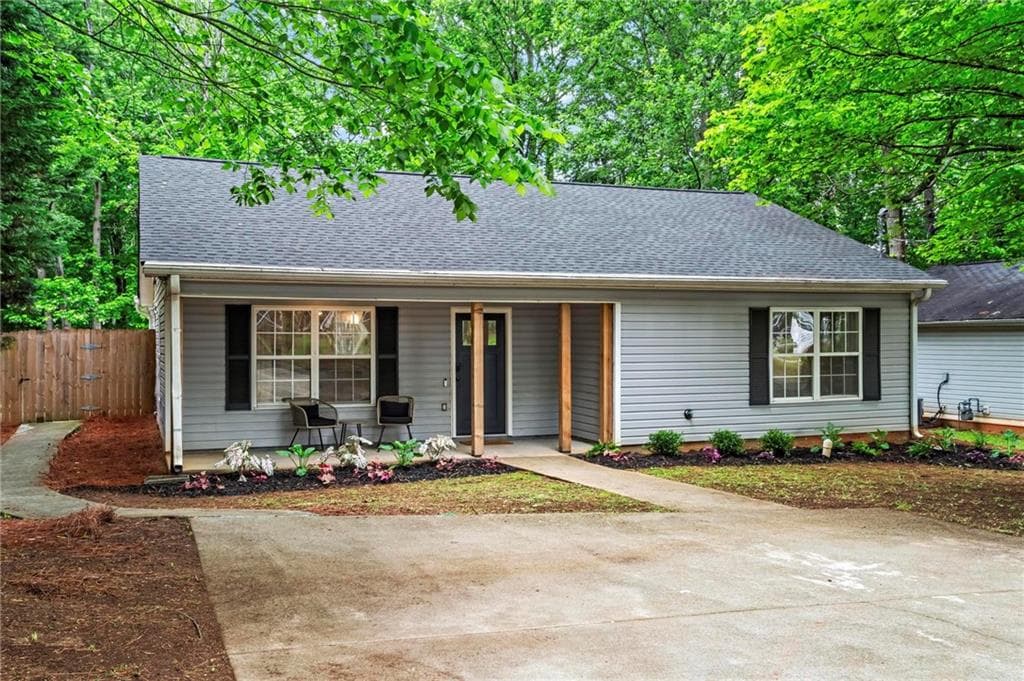 3 bedroom, 2 bathroom single family residence sold at 2565 Bates Street, Smyrna, GA 30080