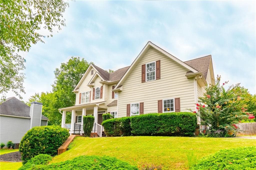 5 bedroom, 5 bathroom single family residence sold at 3725 Falls Trail, Winston, GA 30187