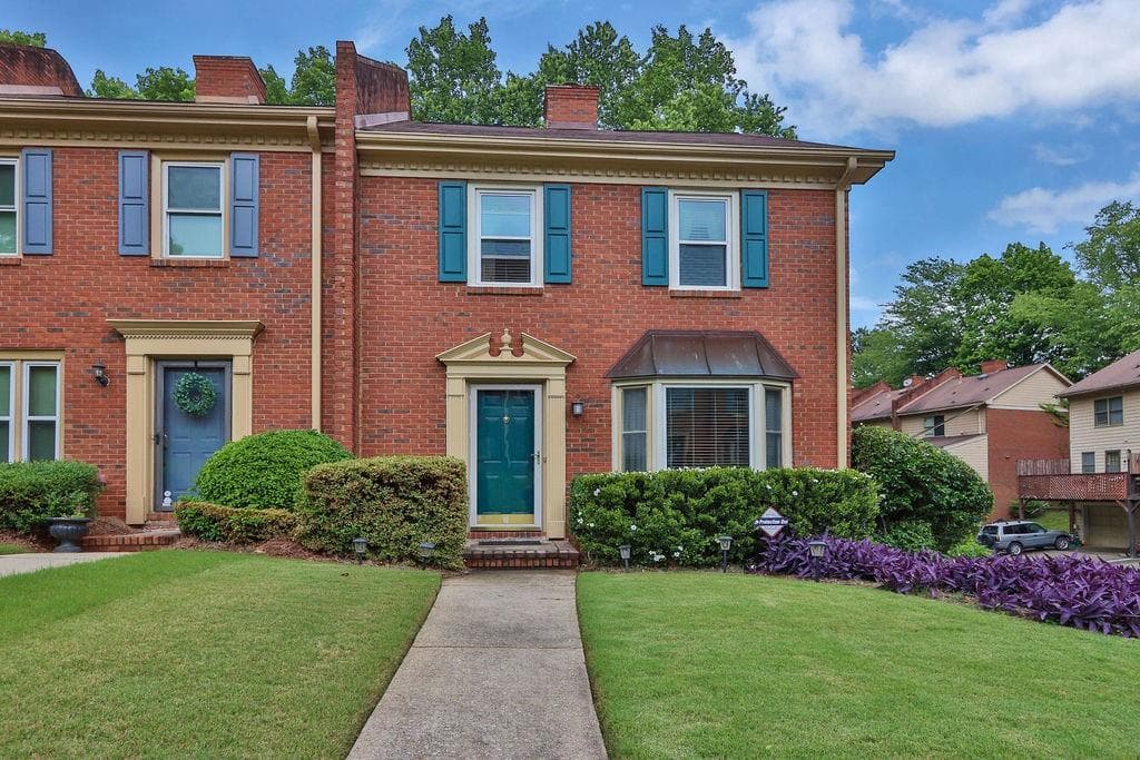 2 bedroom, 3 bathroom townhouse sold at 6139 Keswick Row, Tucker, GA 30084